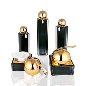 Akrüülpudeli komplekt kosmeetika jaoks